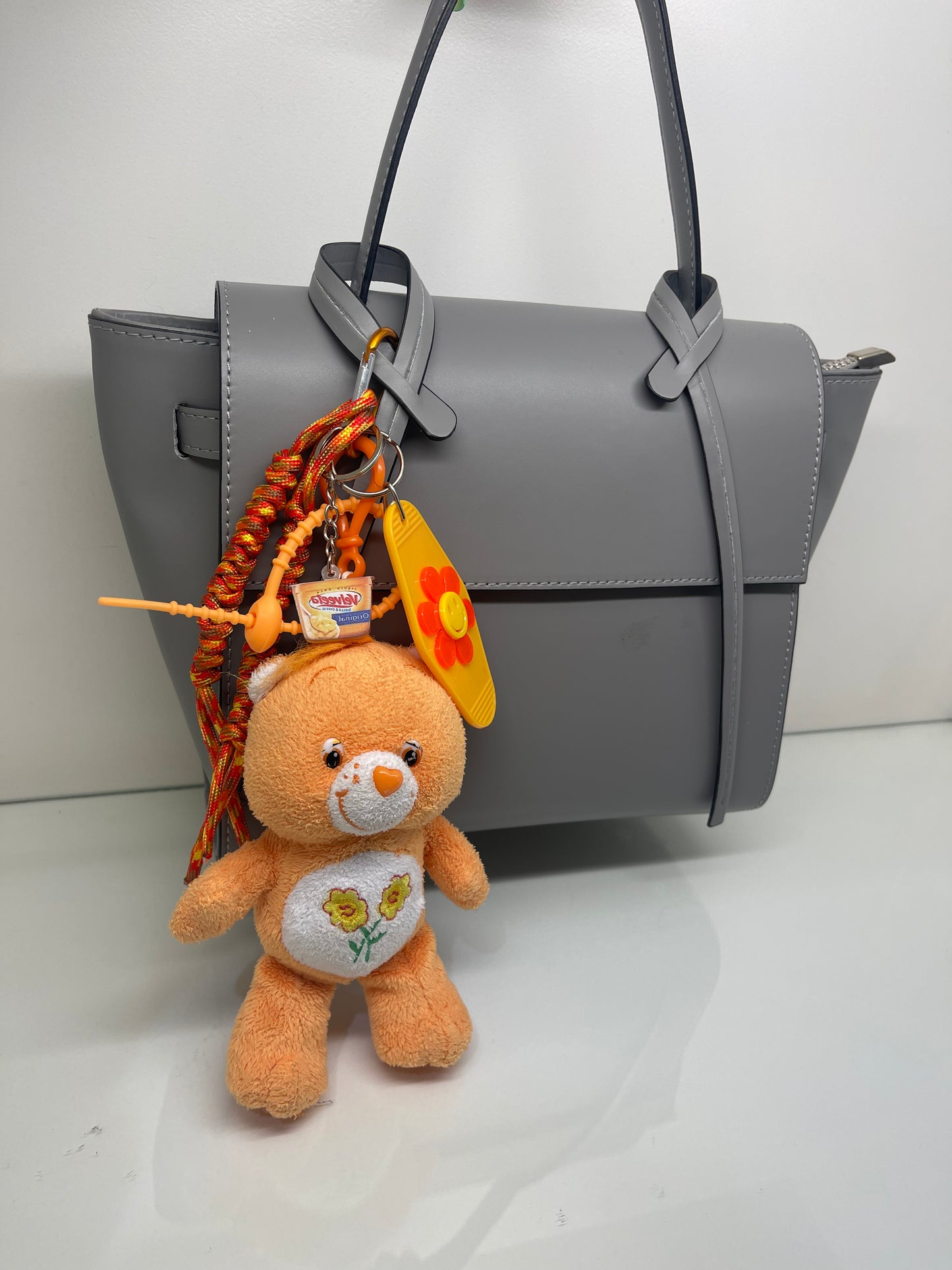 Bijou de sac " Orange Care Bear " - Edition Rainbow Dream