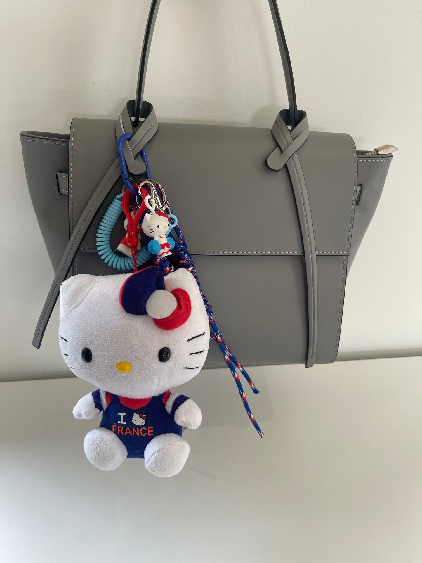 Bijou de sac " Hello Kitty I love France " - Edition Kawaii 90's