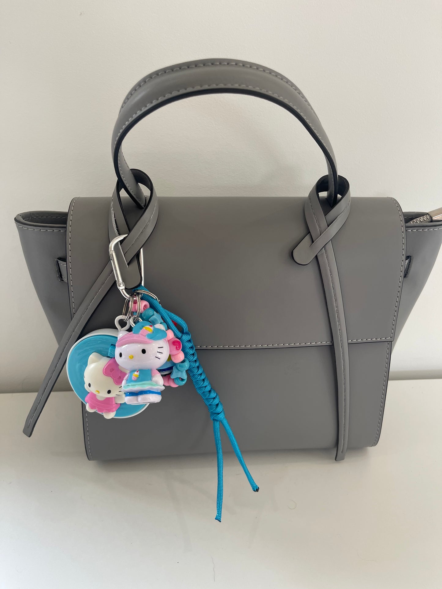 Bijou de sac " Hello Kitty Blue " - Edition Kawaii 90's